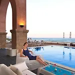 Boutique 5 & - Adults Only Otel